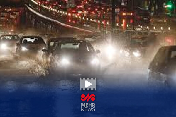 نجات یک مرد گرفتار در رودخانۀ تنکابن