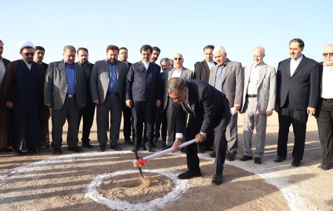 آغاز عملیات اجرایی ساخت نیروگاه خورشیدی ۵۳ مگاواتی در قم