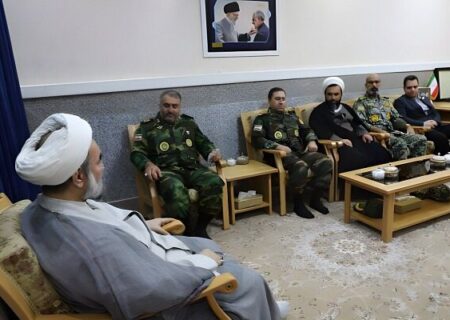 سپاه و ارتش ۲ بازوی قدرتمند دفاع از کشور هستند