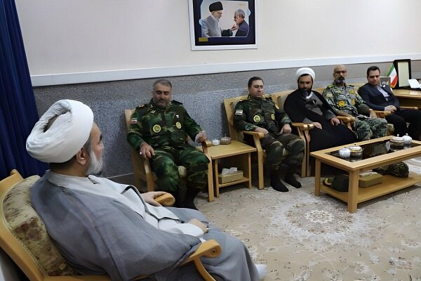 سپاه و ارتش ۲ بازوی قدرتمند دفاع از کشور هستند