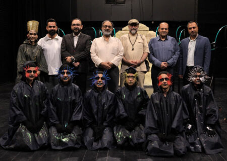 تجلیل از عوامل نمایش «لجن خوار»