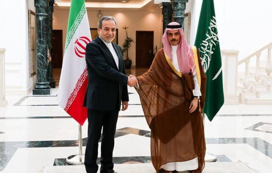 تبریک عراقچی به همتای عربستانی به مناسبت فرارسیدن روز ملی این کشور