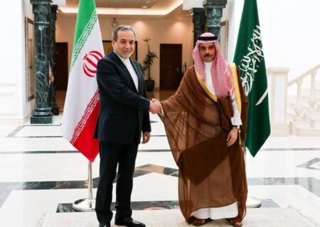 تبریک عراقچی به همتای عربستانی به مناسبت فرارسیدن روز ملی این کشور