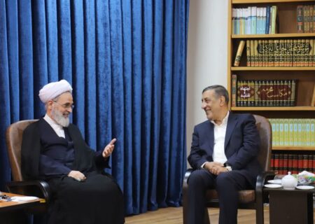 آیت الله اعرافی: عبور از مشکلات تنها با همیاری مردم و دولت ممکن می‌شود