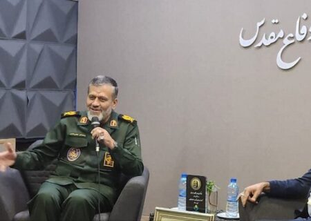 فرمانده سپاه قزوین: شاعران با واژه‌هایشان بنای ذهنی جامعه را می‌سازند