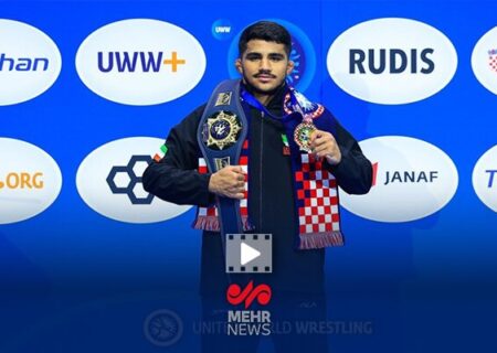 واکنش غلامرضا فرخی به استقبال مردم در فرودگاه امام خمینی(ره)