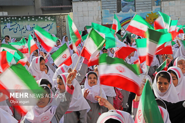 نوروز دانش در بام ایران؛ ۲۰۳۵ مدرسه میزبان دانشآموزان شدند