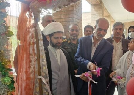 جشن شکوفه ها همزمان با آغاز سال تحصیلی در هیرمند برگزار شد