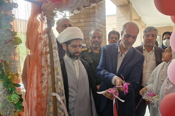 جشن شکوفه ها همزمان با آغاز سال تحصیلی در هیرمند برگزار شد