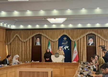 مهاجرانی: حدود ۱۶ میلیون دانش‌آموز امروز در سر کلاس درس حاضر می‌شوند