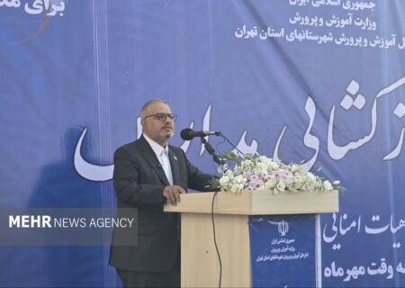 بهارلو: روند تراکم کلاس‌ها در استان تهران در حال توقف است