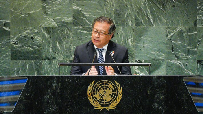 رئیس جمهوری کلمبیا خواستار محاکمه ترامپ و مقامات آمریکایی شد