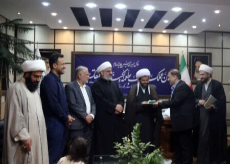 آئین تجلیل از منتخبین بومی «نهضت زندگی با آیه‌ها» در زرقان برگزار شد