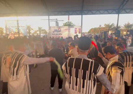 حضور پرشور مردم برای استقبال از مدال‌آوران کشتی فرنگی