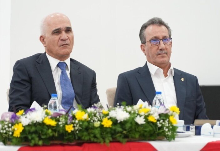 رسولی: ایران و آذربایجان همکاریهای بندری و لجستیکی را توسعه میدهند