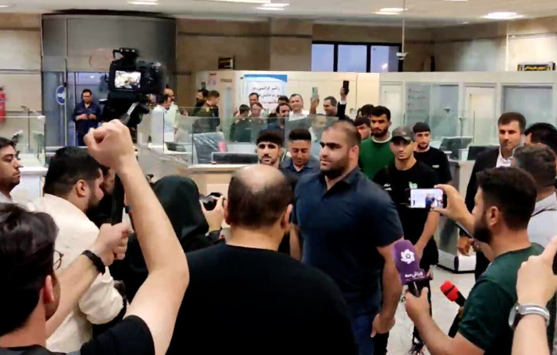 استقبال پرشور از مدال‌آوران کشتی فرنگی در اهواز