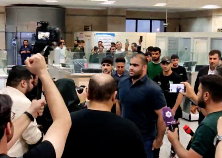 استقبال پرشور از مدال‌آوران کشتی فرنگی در اهواز
