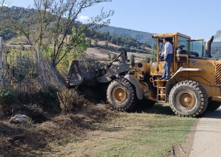 قلع و قمع ۱۳ مورد ساخت و ساز غیرمجاز در اراضی کشاورزی آزادشهر
