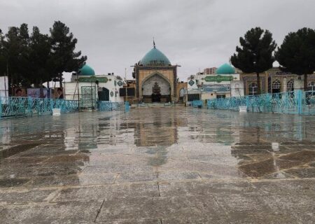 نماهایی دیدنی از بارش باران در صحن امام‌زاده سیدعباس(ع) بجنورد
