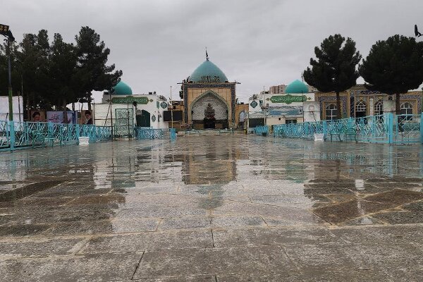 نماهایی دیدنی از بارش باران در صحن امامزاده سیدعباس(ع) بجنورد