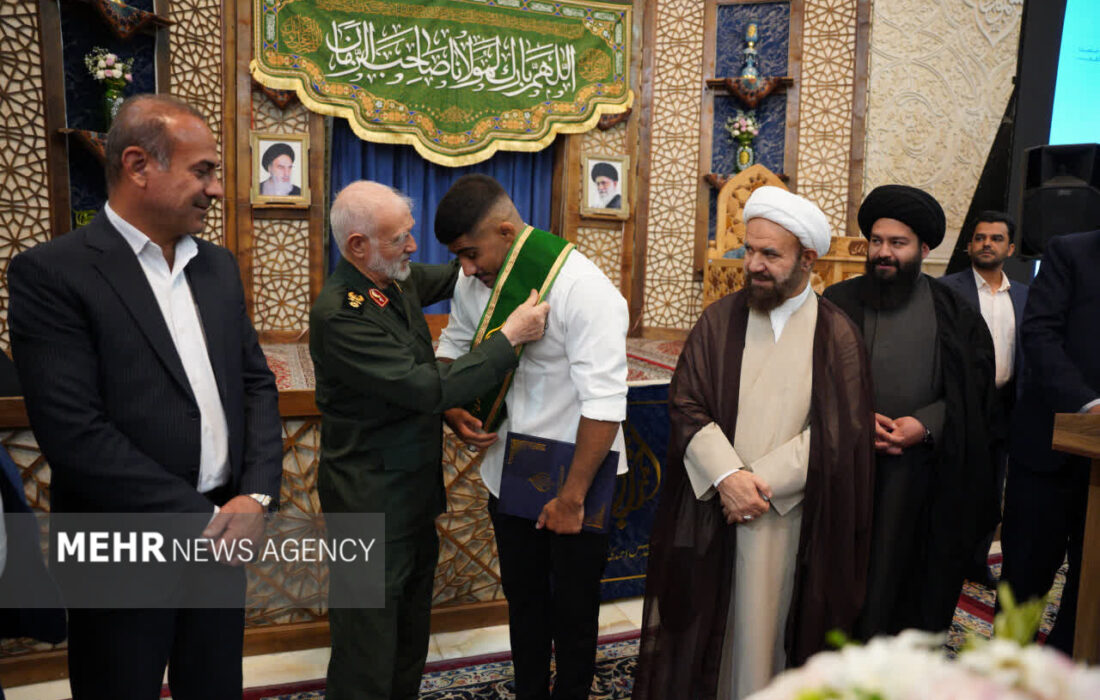اهدای حکم خادمی حرم شاهچراغ(ع) به «پهلوان غلامرضا فرخی»