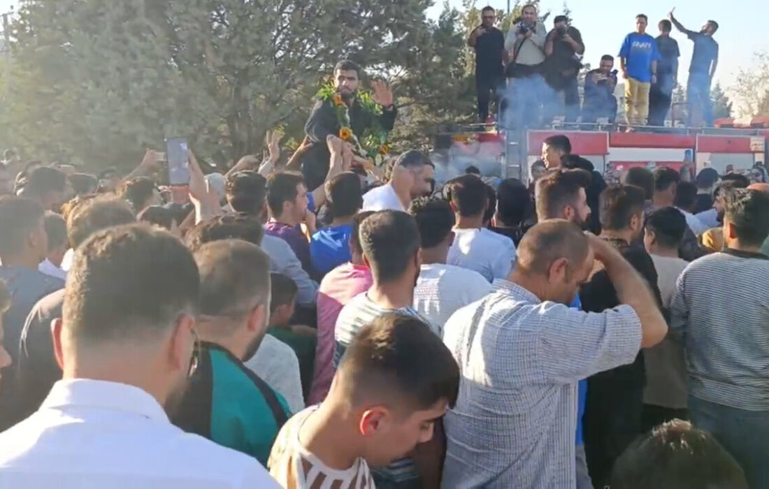 استقبال مردم ایذه از مدال آوران کشتی فرنگی