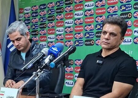 سرمربی شمس آذر: در ۱۵ اول بازی می توانستیم کار استقلال را تمام کنیم