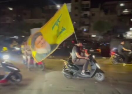 راهپیمایی خودرویی طرفداران حزب‌الله همزمان با مراسم سالگرد شهیدنصرالله