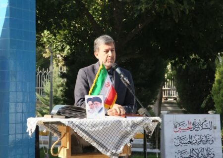 استاندار اصفهان:مسئولان برای عبور مردم ازشرایط سخت اقتصادی برنامه دهند