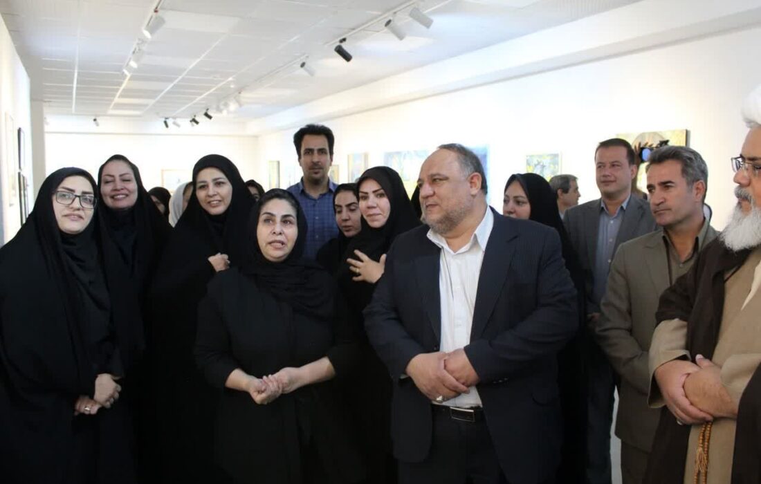 آغاز به کار نخستین نمایشگاه هنرهای تجسمی بانوان در کرمانشاه