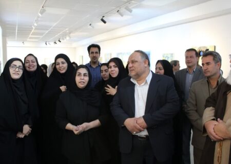 آغاز به کار نخستین نمایشگاه هنرهای تجسمی بانوان در کرمانشاه