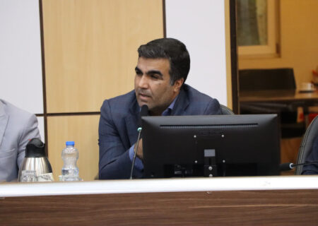 شهردار خارگ خواستار فراهم شدن مسیر تحول و ارتقای نظام آموزشی شد