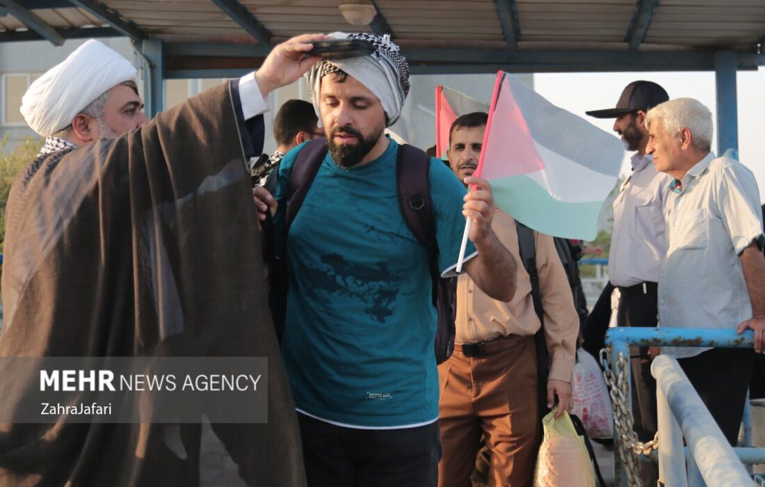 کاروان یاران صمود با بدرقه دعای مردم عازم سفر دریایی برای یاری غزه شد