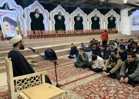 اسفندیاری: دفاع مقدس، راهنمای گذر از نبردهای نابرابر در آستانه ظهور