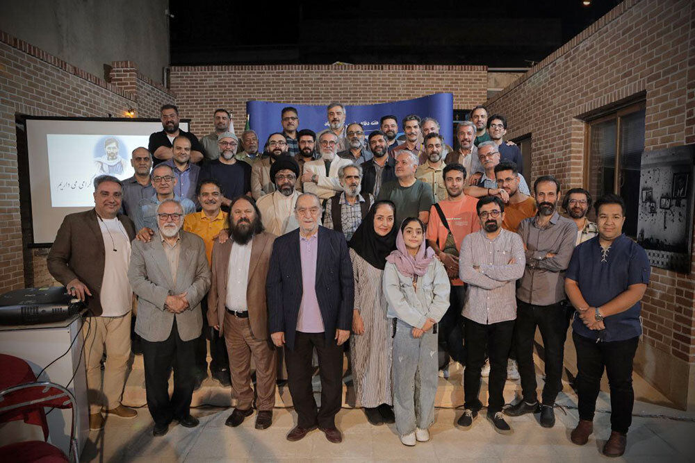 محفل هنرمندان تئاتر به یاد حماسهسازان دفاع مقدس