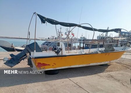 توقیف شناور فاقد پروانه در آب‌های ساحلی بوشهر