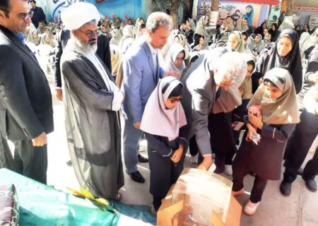 حسین زاده خبر داد: بیش از ۲ هزار دانش آموز کاشمری تحت حمایت کمیته امداد