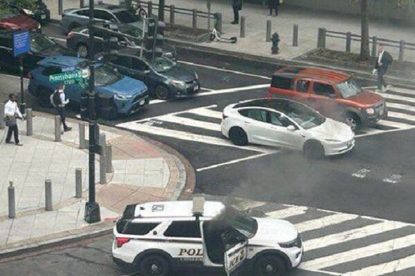 آتشسوزی خودروی متعلق به سرویس مخفی آمریکا در نزدیکی کاخ سفید