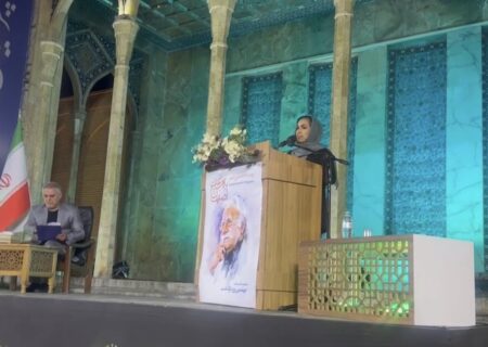 طنین «راه من تا آسمان بسته» در شب شعر حکیم نگار