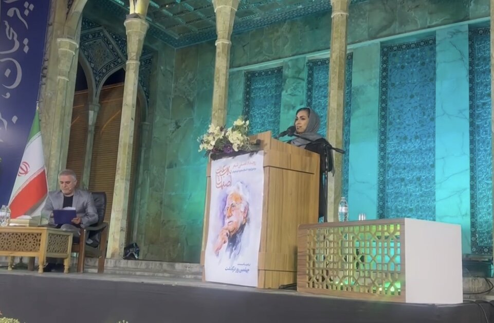 طنین «راه من تا آسمان بسته» در شب شعر حکیم نگار