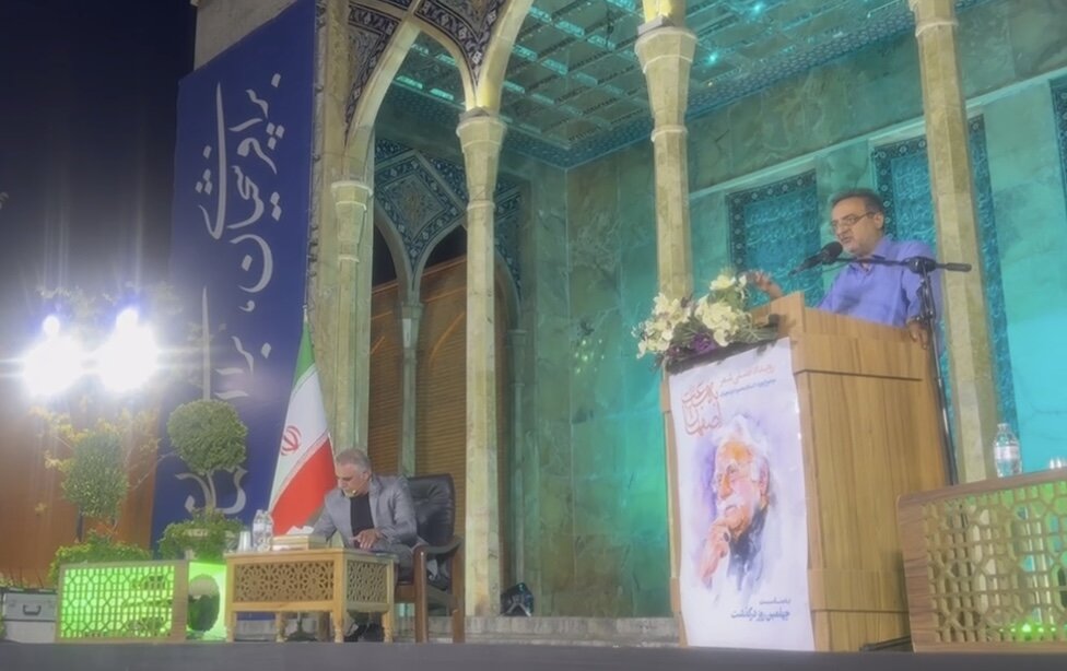 شب شعر «حکیم نگار» با نوای شعر محمدرضا کاکایی در مدح استاد فرشچیان برگزار شد