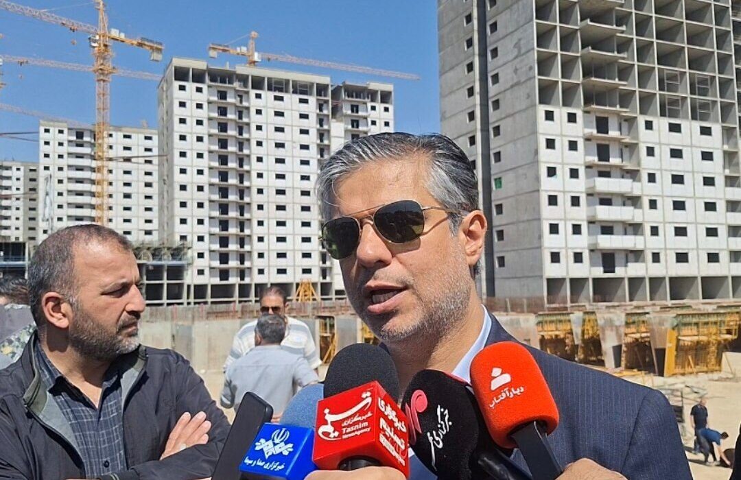 استاندار مرکزی از پروژه ۸۱۱۲ واحدی مسکن ملی اراک بازدید کرد