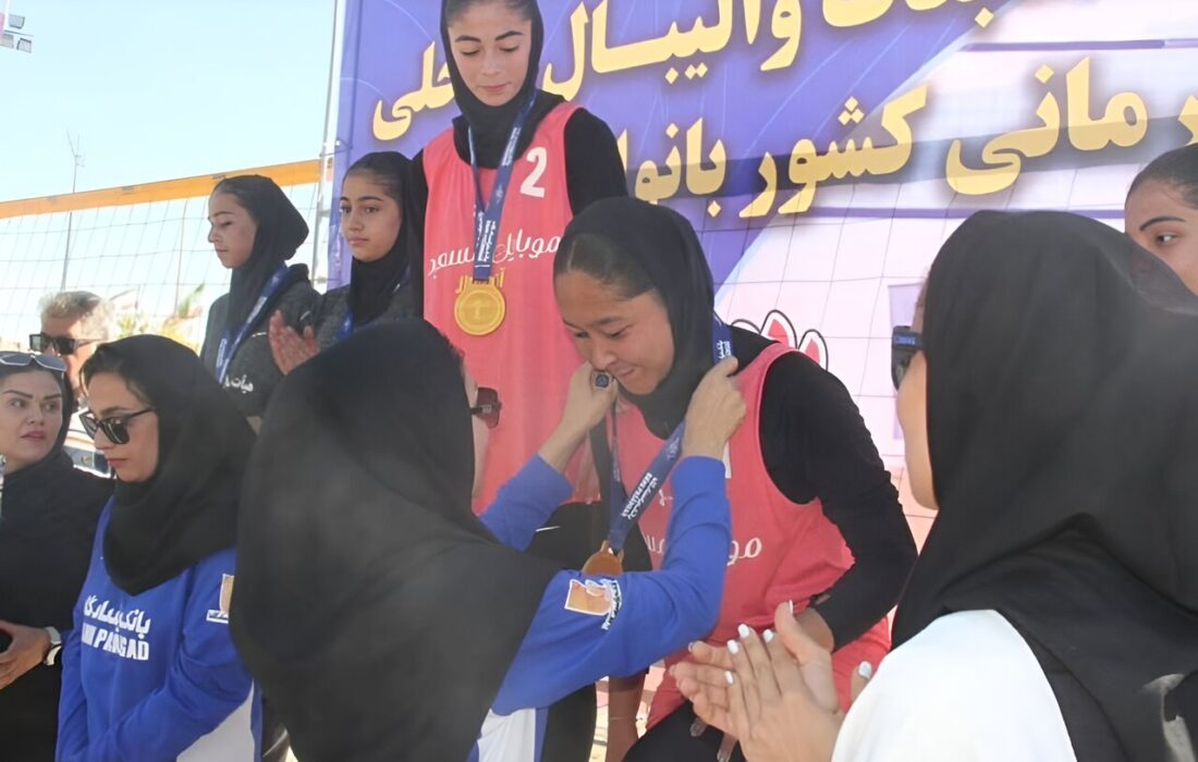 مسابقات والیبال ساحلی قهرمانی دختران کشور در بناب به خط پایان رسید