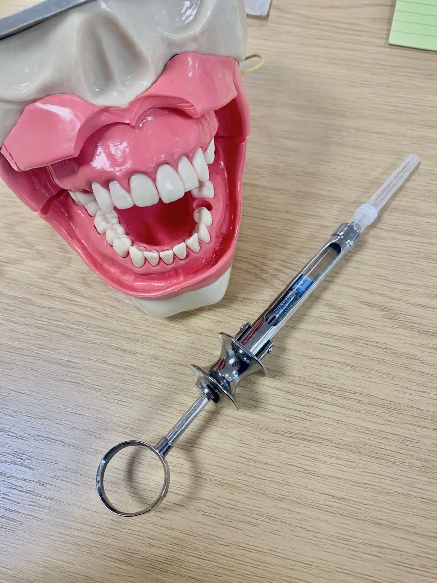 راهنمای جامع سرنگ بی‌حسی دندانپزشکی و انواع آن