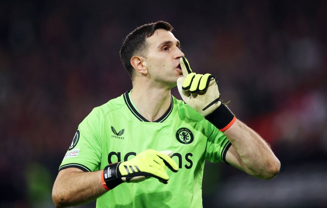 دروازه‌بان جنجالی لیگ برتر سرخ‌پوش می‌شود