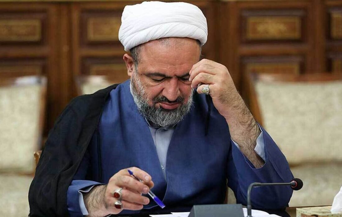 پاسخ رسایی به فضائلی؛ رهبری مذاکره با آمریکا را غیرشرافتمندانه اعلام کردند اما به دلیل اصرار برخی مقامات اجازه دادند/ اگر دوره رئیسی ادامه داشت…