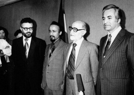 ملاقات خبرنگاران با عباس امیرانتظام در بهداری زندان اوین! +عکس