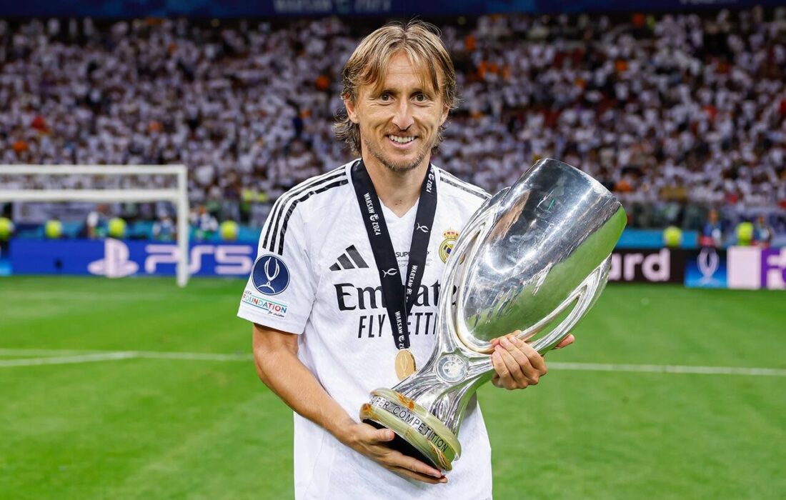 تصاویر| تقابل غولهای دنیای فوتبال در قامتهایی متفاوت