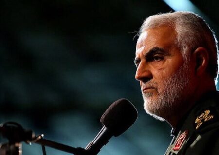 تصویری دیده نشده از سردار سلیمانی در کنار رزمندگان افغانستانی