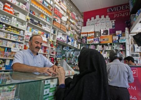 ظفرقندی از اثر تحریم‌ها بر واردات دارو می‌گوید